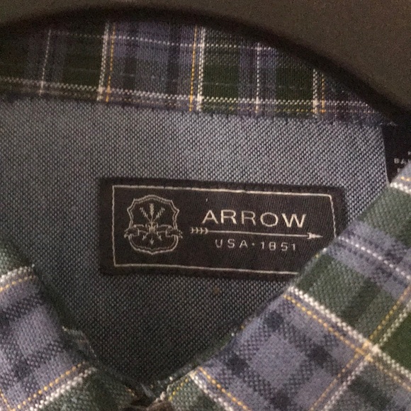 Arrow button down shirt. NWT - Picture 3 of 4